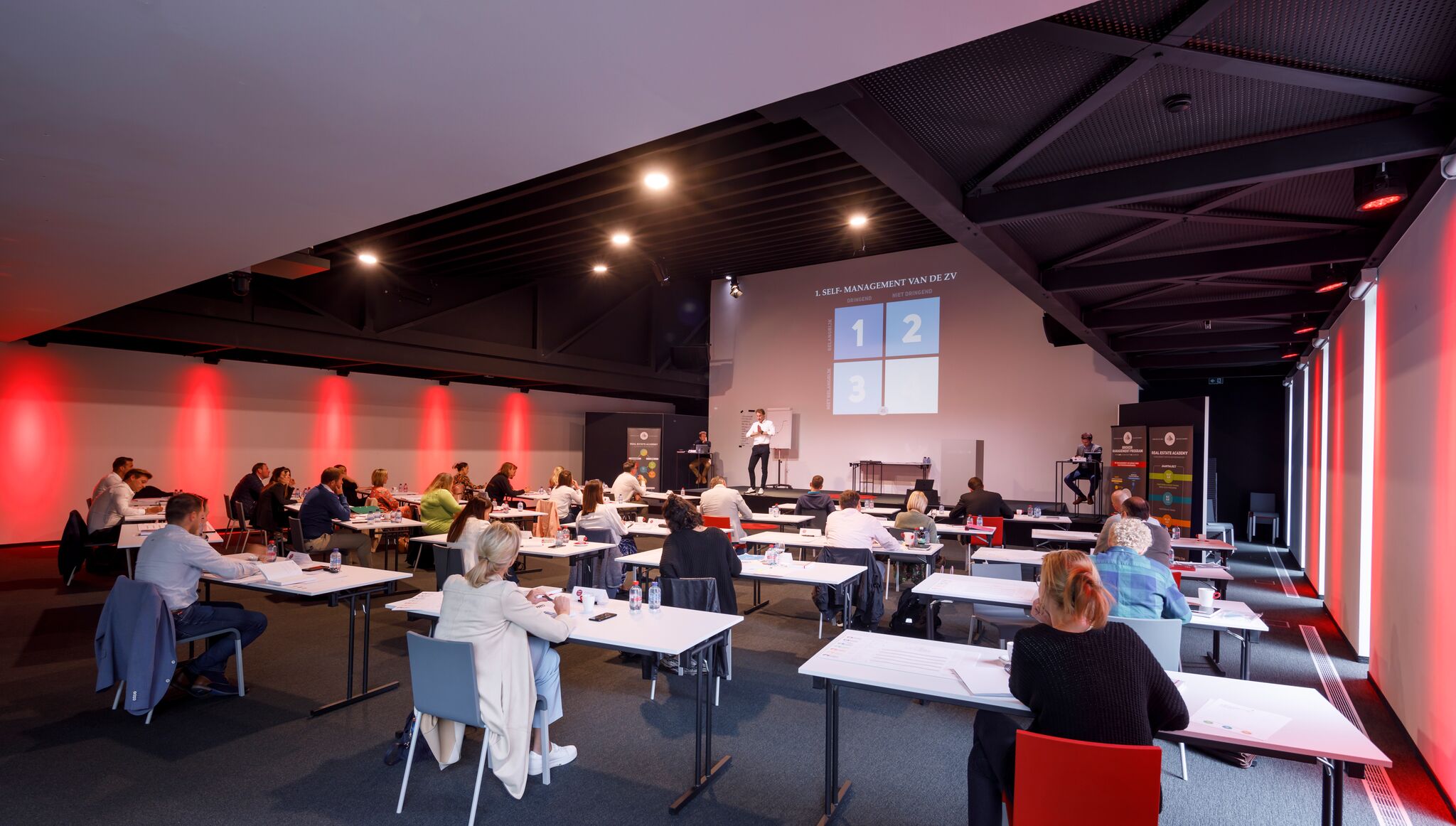 Schoolopstelling AuditoRium4 RodeBol Events